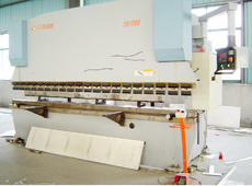 大型折彎機.jpg